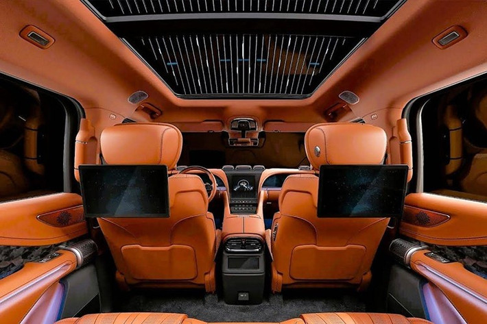 Phiên bản này có giá bán 650.900 AED (tương đương khoảng 4,6 tỷ đồng), cao hơn đáng kể so với Range Rover, mẫu SUV hạng sang có giá khoảng 510.000 AED (138.870 USD) tại UAE.