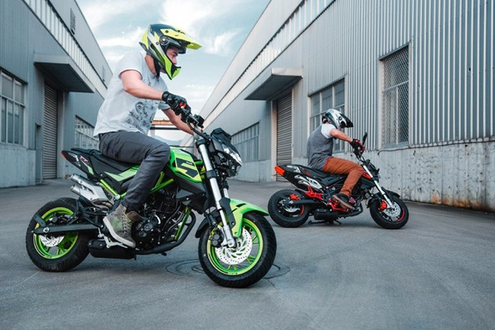 Câu slogan “Vui khi lái” chính là tinh thần của TNT 125 – đây là mẫu xe hoàn hảo cho mọi lứa tuổi, đặc biệt là những người mới lái, muốn tìm kiếm trải nghiệm lái xe thú vị, linh hoạt và tiết kiệm chi phí.