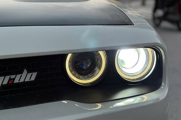 Được biết, chiếc xe được nhập khẩu từ thị trường Canada, thuộc phiên bản tiêu chuẩn và đã đi khoảng 50.000 km. Khi mua mới, giá lăn bánh của xe khoảng 3,8 tỷ đồng. Như vậy, sau 9 năm sử dụng, giá trị xe chỉ giảm khoảng 1,3 tỷ đồng, tương đương 34% so với thời điểm ban đầu.