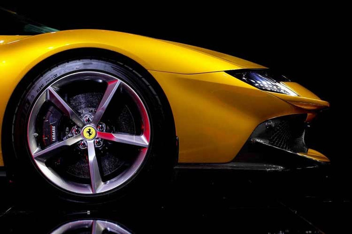 Tên gọi "849 Testarossa" được hợp thành từ nhiều yếu tố. Đầu tiên số "8" được lấy từ động cơ V8. Con số "49" lấy từ dung tích mỗi xi-lanh. Cuối cùng cụm từ "Testarossa" là do xe mang phần nắp trục cam động cơ màu đỏ giống với các mẫu xe cùng tên trong quá khứ.