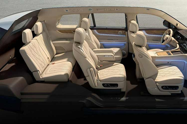 Các tùy chọn cấu hình trêm Linghui M9 2026 mới bao gồm cửa sổ trời nhỏ, hai cửa sổ trời, kính không có chức năng chống nhìn trộm, đế gương chiếu hậu tích hợp camera và camera phía sau.