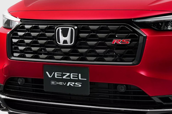 Với chiều dài x rộng x cao lần lượt đạt 4.567 x 1.839 x 1.610mm, xe dài hơn HR-V cho thị trường Đông Nam Á, đồng thời tổng thể xe rộng và cao hơn đáng kể.