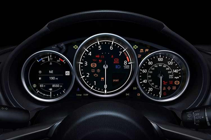 Mức giá của MX-5 Miata Club đã tăng từ 29.830 USD (khoảng 774 triệu đồng) lên 30.430 USD quy đổi 790 triệu đồng, đây là lần đầu tiên MX-5 Miata vượt ngưỡng 30.000 USD. Trước đó vào năm 2016, Mazda đã ra mắt MX-5 Miata, mức giá khởi điểm chỉ 24.915 USD (tương đương 647 triệu đồng).