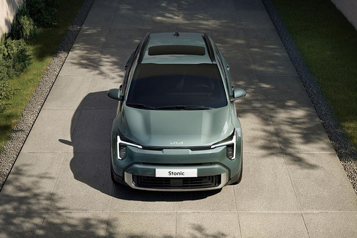 Kia Stonic 2026 tiếp tục sử dụng nền tảng khung gầm của mẫu hatchback Rio (hiện đã ngừng sản xuất) và chỉ có một lựa chọn động cơ xăng tăng áp 1.0L 3 xy-lanh, với hai mức công suất là 99 mã lực hoặc 113 mã lực.