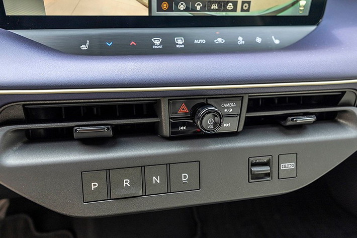 Thông số kỹ thuật của Nissan Leaf bản tiêu chuẩn hiện vẫn chưa được công bố. Tuy nhiên, phạm vi hoạt động của bản này dự kiến sẽ thấp hơn mức 460-485 km của các bản S+, SV+ và Platinum+ cao cấp hơn.