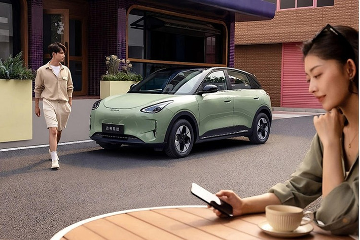 Khách hàng mua Geely Geome Xingyuan 2025 có 2 tùy chọn pin LFP do CATL sản xuất, pin dung lượng 30,12 kWh cho phạm vi di chuyển 310 km theo tiêu chuẩn CLTC và 40,16 kWh cho phạm vi di chuyển 410 km. Đây đều là những thông số có phần dư dả hơn mức cần thiết đối với một mẫu xe đô thị cỡ nhỏ.