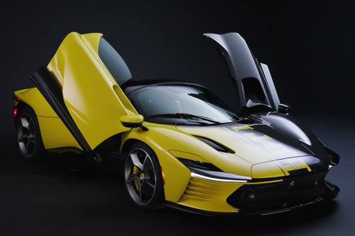 Nội công của xe Daytona SP3 sẽ được truyền tới hệ dẫn động cầu sau và hộp số ly hợp kép 8 cấp F1 với sự hỗ trợ của bộ vi sai chống trượt, nhờ đó, siêu phẩm hypercar mới nhất của nhà Ferrari tăng tốc từ vị trí xuất phát 100 km/h chỉ trong thời gian 2,85 giây.