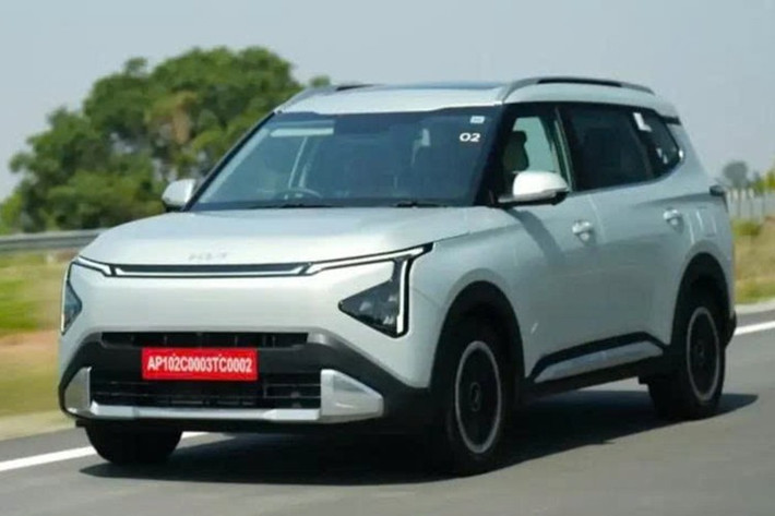 Bên cạnh đó, mẫu xe này còn hỗ trợ sạc nhanh DC công suất 50 kW, cho phép nạp từ 10% đến 80% dung lượng pin chỉ trong chưa đầy một giờ, đáp ứng linh hoạt cả nhu cầu di chuyển hàng ngày trong đô thị lẫn các chuyến đi dài cuối tuần. Carens Clavis EV sẽ ra mắt thị trường Ấn Độ vào ngày 15/7.