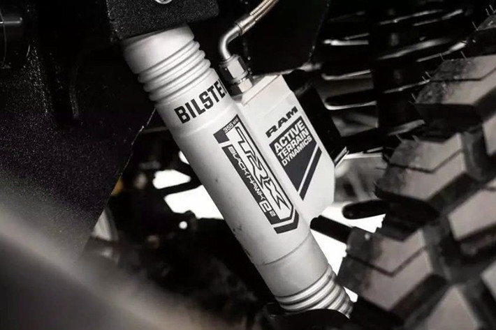 Xe có 5 chế độ vận hành, bao gồm: Sport - thể thao, Drag Race - đua bứt tốc, Baja - đường đất đỏ, Rock - đường đá và Mud - đường bùn lầy. Ngoài ra, 1 chế độ tùy chọn sẽ cho phép người dùng cài đặt từng tùy chỉnh vận hành nhỏ và lưu lại để sử dụng sau.