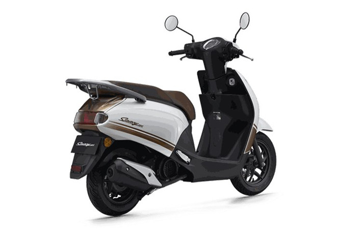 Nhờ vào công nghệ khởi động im lặng ACG và hệ thống tự động ngắt động cơ khi không tải, Spacy 125 nổi bật với khả năng tiết kiệm nhiên liệu, chỉ tiêu thụ 1,87L/100km, cho phép di chuyển hơn 300 km với một bình xăng đầy.