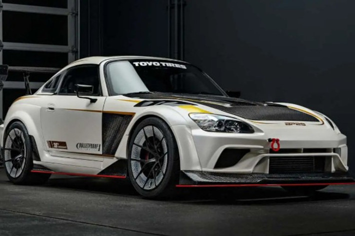 Hơn 15 năm sau khi ngừng sản xuất, Honda S2000 vẫn cho thấy sức hút mãnh liệt của mình, và hãng độ Bulletproof Automotive (Mỹ) đã tạo nên một phiên bản đặc biệt mang tên BP25, sở hữu vòng tua tối đa 10.000 vòng/phút và công suất vượt 580 mã lực.