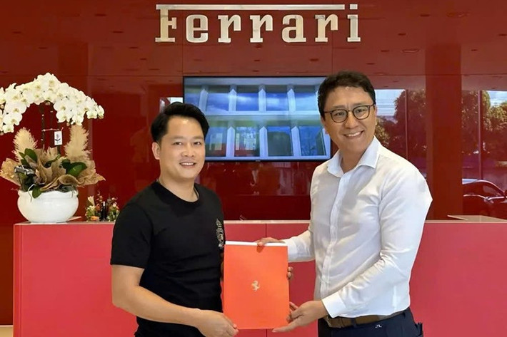 Chủ nhân của chiếc Ferrari SF90 Stradale màu vàng chính hãng độc nhất Việt Nam - đại gia Honagf Kim Khánh đã tỏ lòng yêu thích với mẫu xe hybrid mới ra mắt Ferrari 849 Testarossa và nhiều khả năng xe sẽ về garage đại gia quận 12, TP.HCM trong năm 2026 hoặc 2027.