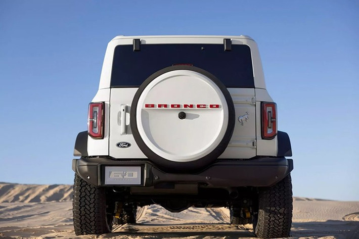 Chi phí của gói nâng cấp kỷ niệm 60 năm dành cho mẫu xe SUV Ford Bronco 2026 này sẽ từ 635 – 795 USD (tương đương khoảng 16,5 - 20,6 triệu đồng).