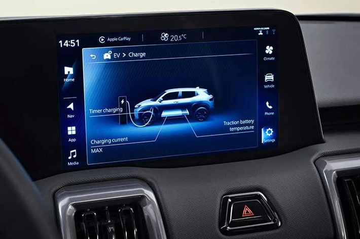 Một số nguồn còn tiết lộ rằng mỗi xe Urban Cruiser khi bán ra ở Philippines có thể đi kèm bộ sạc treo tường miễn phí kèm lắp đặt cho người dùng. Theo danh sách đại lý “BEV” công bố bởi Toyota Motor Philippines, mẫu Urban Cruiser hiện đã xuất hiện tại nhiều showroom trên toàn quốc.