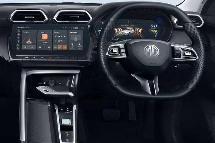 Bộ hệ thống hỗ trợ người lái MG Pilot là tiêu chuẩn và bao gồm kiểm soát hành trình thích ứng, hỗ trợ giữ làn đường, cảnh báo chệch làn đường và phanh khẩn cấp chủ động với tính năng phát hiện người đi bộ và người đi xe đạp. Chúng được kết hợp với phát hiện điểm mù, cảnh báo va chạm phía trước, cảnh báo phương tiện cắt ngang phía sau và hỗ trợ kẹt xe.