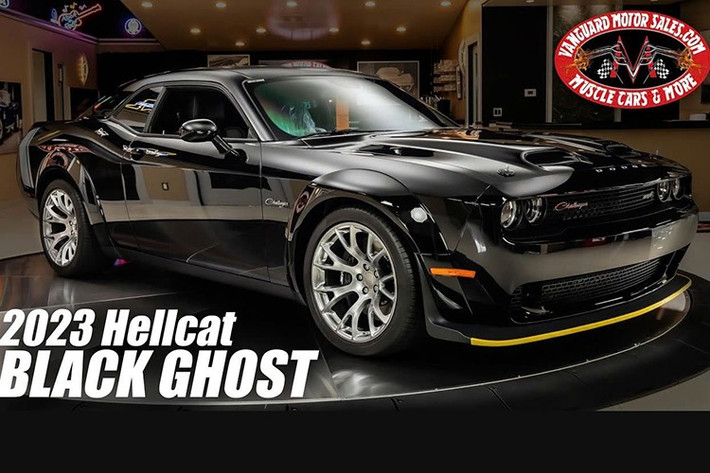 Đúng như dự đoán, với số km gần như không đáng kể, chiếc Dodge Challenger SRT Hellcat Black Ghost 2023 phiên bản giới hạn này vẫn còn mới nguyên như lúc xuất xưởng và đang tìm kiếm người có thể đánh giá cao khả năng của nó.