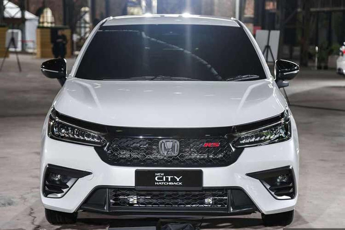 Mặc dù sở hữu thiết kế ấn tượng và gói an toàn Honda Sensing danh tiếng, song con đường của City Hatchback tại Việt Nam không hẳn bằng phẳng. Thực tế cho thấy người tiêu dùng trong nước vẫn ưu tiên dòng sedan hơn, minh chứng là sự rời đi của Toyota Yaris hay doanh số khiêm tốn của Mazda2 Hatchback.