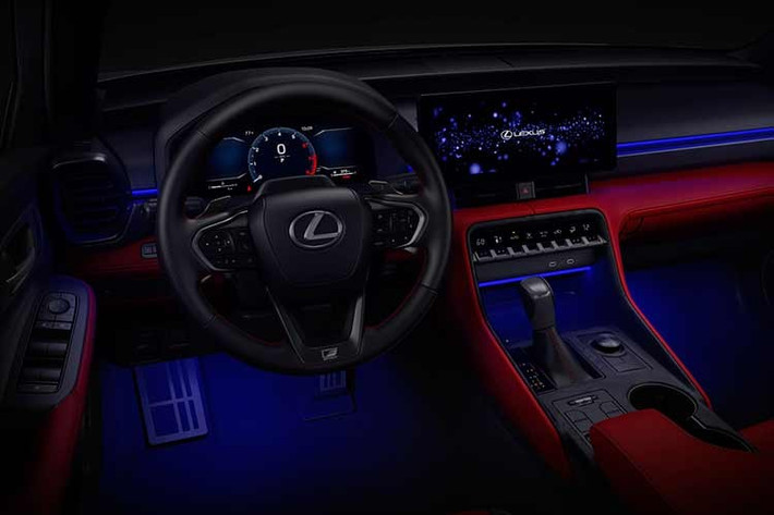 Gói an toàn Lexus Safety System+ trên IS 2026 cũng được nâng cấp lên phiên bản 3.0 thay cho bản 2.5 với nhiều tính năng hỗ trợ lái chủ động hơn.
