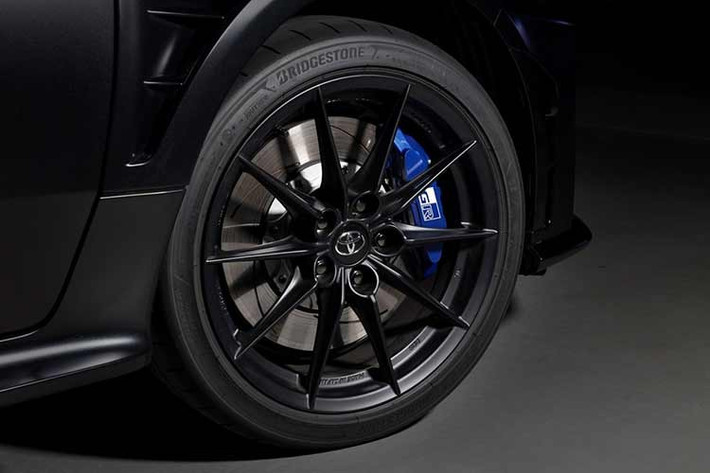 Đó không phải là điểm mới duy nhất, bởi phiên bản giới hạn của mẫu xe thể thao này còn được trang bị chế độ lái Morizo, thay thế chế độ Gravel nguyên bản và tối đa hóa độ bám đường và khả năng vào cua.