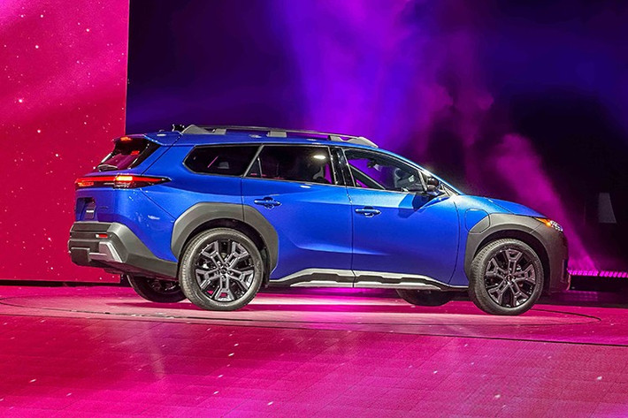 Đổi lại, mẫu crossover lai wagon Subaru Trailseeker 2026 này được trang bị hệ thống truyền động mạnh mẽ, nội thất hiện đại và hàng loạt công nghệ an toàn tiên tiến nhất hiện nay của hãng.