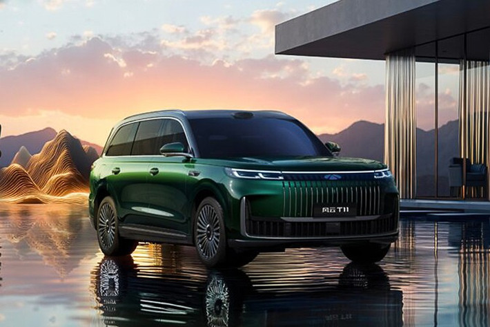 Chery chính thức nhận đặt cọc mẫu SUV cao cấp Fulwin T11 với số tiền chỉ 1.111 nhân dân tệ (khoảng 4 triệu đồng). Mẫu xe chủ lực 6 chỗ ngồi của Chery dự kiến chính thức ra mắt vào ngày 15/9 và được định vị ở phân khúc SUV hạng sang, cạnh tranh trực tiếp với các đối thủ cao cấp của Trung Quốc và quốc tế.