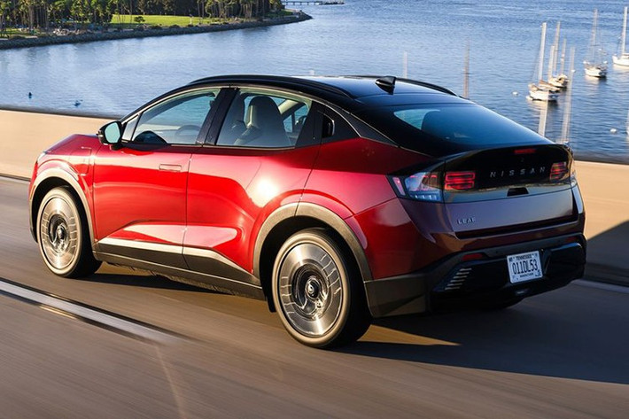 Theo kế hoạch, Nissan Leaf S 2026 sẽ xuất hiện tại các đại lý Mỹ vào mùa xuân năm 2026, tức là muộn hơn vài tháng so với các phiên bản còn lại vốn dự kiến lên kệ trong vài tuần tới.