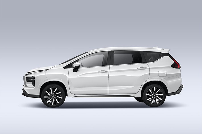 Phiên bản 2025 của Xpander và Xpander Cross mang đến những thay đổi đáng chú ý cả về thiết kế, tiện nghi lẫn công nghệ an toàn. Về thiết kế, ngoại thất xe được tinh chỉnh với ngôn ngữ hiện đại và mạnh mẽ hơn.