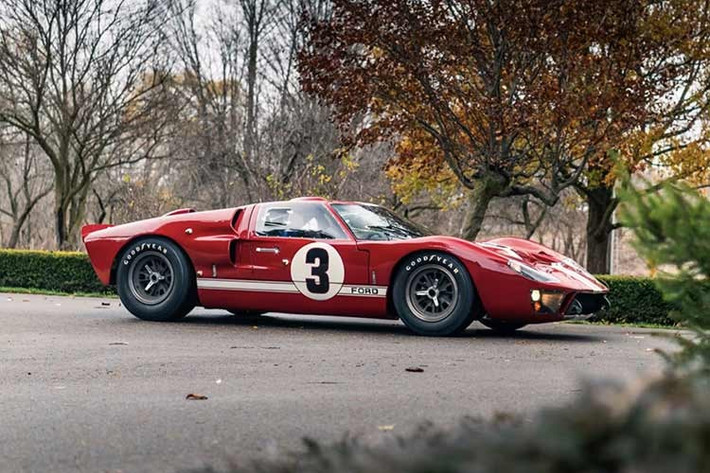 Chiếc còn lại, một chiếc Ford GT40 MkIII năm 1969, khung gầm P1/1085, được cho là chiếc cuối cùng trong số 13 khung gầm GT40 chưa hoàn thiện. Khung gầm này đã được cất giữ trong kho cho đến năm 2009, khi nó cuối cùng được hoàn thiện. Chủ sở hữu đã từ chối mức giá cao nhất là 2,2 triệu đô la và mang chiếc GT40 của mình về nhà.