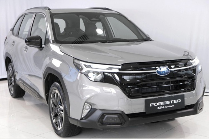 Theo nguồn tin từ đại lý, Subaru Forester 2025 sẽ về Việt Nam vào đầu tháng 11/2025, xe dự kiến sẽ chỉ còn hai phiên bản thay vì ba như hiện nay. Xe có mức giá ước tính từ 1,3 - 1,5 tỷ đồng. Trong khi đó, Forester thế hệ hiện hành đang được niêm yết từ 969 triệu đến 1,199 tỷ đồng.