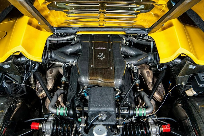 Để chuẩn bị cho việc bán, chiếc xe đã được bảo dưỡng tại Ferrari Central Florida vào cuối năm 2024, lắp đặt bình xăng, lốp và bộ phận phanh mới. Xe được bán với số km chưa đến 5.400 miles (khoảng 8.690 km).