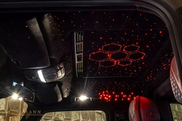 Chiếc xe 2 chỗ ngồi mà bạn thấy trong hình trên trong bộ sưu tập được cho là đã chạy khoảng 840 miles, gần 1.350 km và đăng ký lần đầu vào tháng 9 năm 2023.