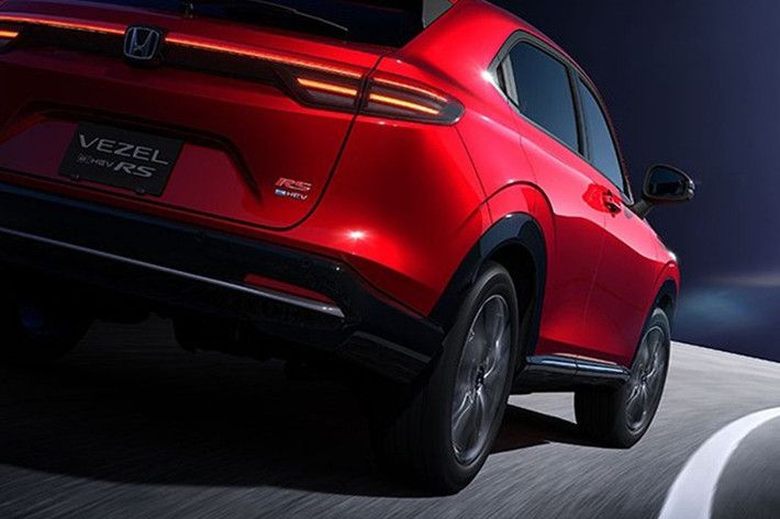 Tại thị trường Nhật Bản, giá xe Honda HR-V e:HEV RS có mức giá từ 3,75 triệu yên (khoảng 647 triệu đồng) cho bản 2WD và gần 4 triệu yên (khoảng 685 triệu đồng) cho bản 4WD.