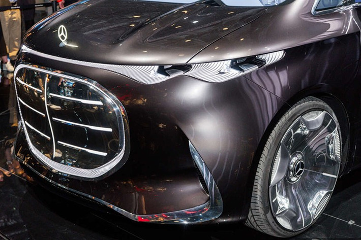 Việc duy trì phần lớn ADN từ bản concept cho thấy tham vọng của thương hiệu xe sang Mercedes-Benz trong việc tái định nghĩa phân khúc xe chở khách cỡ lớn.