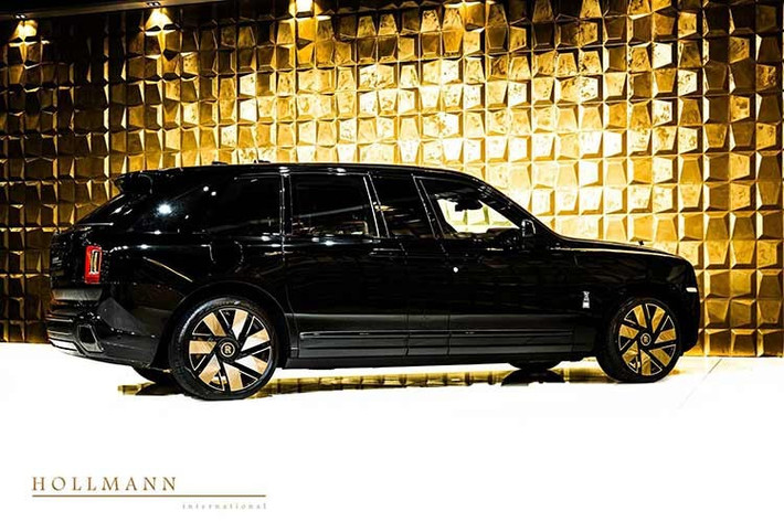 Dù không hoàn toàn độc quyền, cấu trúc này vẫn giúp Cullinan duy trì vị thế khác biệt so với các đối thủ như Bentley Bentayga hay Mercedes-Maybach GLS. Tuy nhiên, chiếc xe trong bài viết không phải bản tiêu chuẩn, mà là một biến thể được nâng cấp sâu, hướng tới nhóm khách hàng đặc biệt cần cả sự xa hoa lẫn mức độ bảo vệ cao cấp.