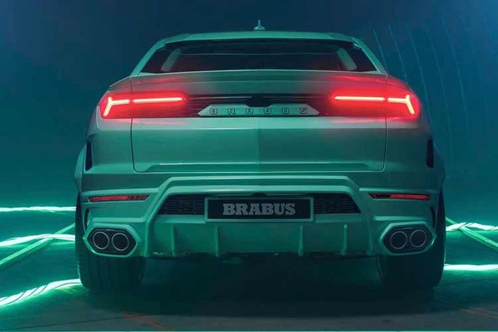 Với những ai thích vẻ ngoài ngầu hơn nữa, Brabus còn giới thiệu biến thể 900 Superblack, giữ nguyên thông số hiệu suất nhưng chuyển sang tông màu đen toàn bộ.