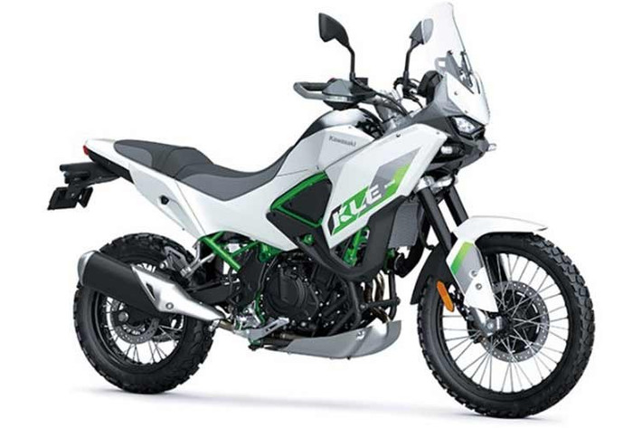 Kawasaki KLE500 2026 mới ra mắt Đông Nam Á, cụ thể là Thái Lan thiết kế không đi theo lối thiết kế phô trương hình thức đơn thuần. Ngôn ngữ tạo hình đậm chất rally với từng chi tiết đều phục vụ trực tiếp cho khả năng vận hành đa địa hình.