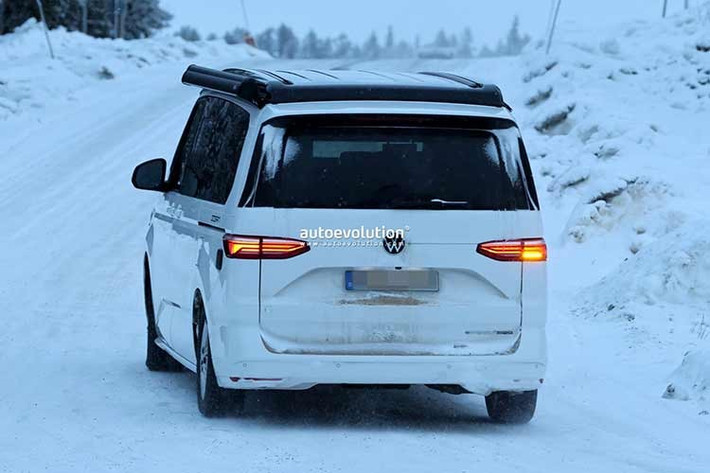 Có khả năng kéo lên đến 1.600 kg với phiên bản hybrid cắm điện hoặc 2.000 kg mà không cần bất kỳ sự hỗ trợ điện nào, T7 Multivan và California chỉ có tùy chọn dẫn động bốn bánh 4MOTION nếu bạn trả thêm phí cho phiên bản hybrid cắm điện. Tại Đức, giá bán của phiên bản 1.5 eHYBRID bắt đầu từ 78.647 euro.