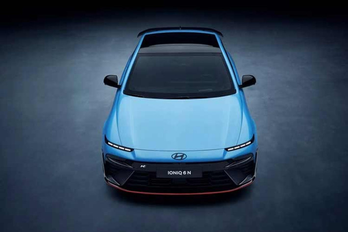 Ba trụ cột quen thuộc vẫn định hướng triết lý của nó, “lái xe địa hình, khả năng đường đua và xe thể thao hàng ngày”. Độ chính xác khi vào cua có được nhờ vào hình học hệ thống treo tiên tiến và khung gầm được thiết kế lại, với bộ giảm chấn Hệ thống treo điều khiển điện tử (ECS) cảm biến hành trình và tâm lăn được hạ thấp, cũng giống như trên Ioniq 5 N.