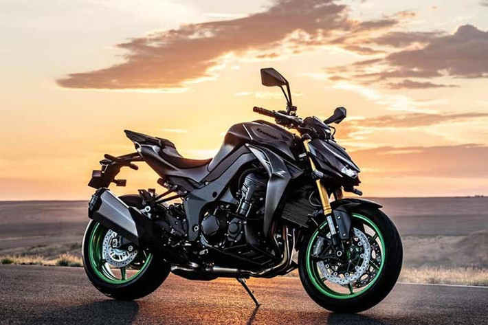Kawasaki sẽ chính thức giới thiệu mẫu naked bike mới Kawasaki Z1100 SE 2026 tại thị trường Việt Nam vào ngày 15/3. Mẫu xe này được xem là bản nâng cấp của Kawasaki Z1000, với động cơ 1.100cc cùng nhiều trang bị điện tử hiện đại.