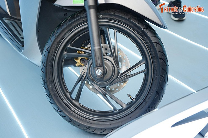 Ngoài ra, khách hàng sẽ được cảnh báo trong trường hợp quên tắt khóa điện và khi xe có lỗi bất thường trên ứng dụng My Honda+. Tính năng OTA update (một phương thức truyền tải dữ liệu) cũng cho phép khách hàng chủ động cập nhật phần mềm cho thiết bị bluetooth của xe thông qua ứng dụng My Honda+, nhằm đảm bảo kết nối bluetooth ổn định.