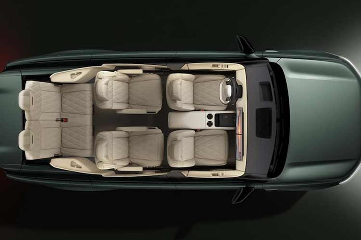 ID. Era 9X được trang bị động cơ tăng áp 1.5L có công suất 141 mã lực đóng vai trò làm máy phát điện. Ở phiên bản tiêu chuẩn, xe trang bị thêm mô-tơ điện cầu sau công suất 295 mã lực, đi kèm hai tùy chọn pin 51,1 kWh hoặc 65,2 kWh, cho phép di chuyển thuần điện từ 267 đến 340 km theo tiêu chuẩn CLTC. Dù sở hữu trọng lượng không tải lên tới hơn 2,6 tấn, xe vẫn đảm bảo sự thanh thoát và ổn định nhờ cấu trúc khung gầm tối ưu.