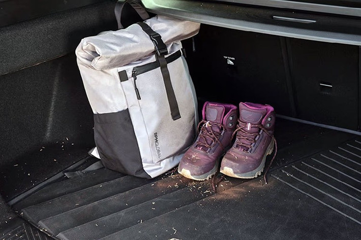 BMW X3 20d xDrive Rugged 2026 có thể đi được quãng đường trung bình là 968 km khi đổ đầy bình dầu diesel. Xe có thể tăng tốc từ 0 lên 100 km/giờ trong 7,7 giây và Rugged sẽ ngừng tăng tốc khi đồng hồ tốc độ chỉ 215 km/giờ.