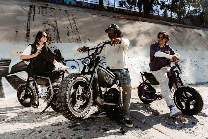 Mức giá bán của xe đạp điện mini Super73 MZFT tại thị trường Mỹ là 1995 USD (tương đương khoảng 52,6 triệu đồng) khi quy đổi ra tiền Việt theo tỷ giá hiện tại.