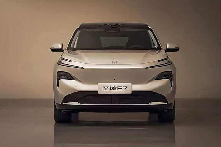 Tuy nhiên, với sự hỗ trợ của động cơ xăng, Electra E7 hứa hẹn phạm vi hoạt động hơn 1.600 km. Nhưng hãy xem xét con số này một cách thận trọng, vì các ước tính được thực hiện bằng tiêu chuẩn CLTC của Trung Quốc.