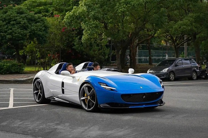 Với giá khởi điểm khoảng 1,25 triệu USD vào năm 2018, Ferrari Monza SP2 rất hiếm khi xuất hiện trên thị trường xe cũ. Hiện tại, toàn bộ dàn siêu xe và xe sang của Trần Chí đã bị lực lượng chức năng tại Đài Loan thu giữ.