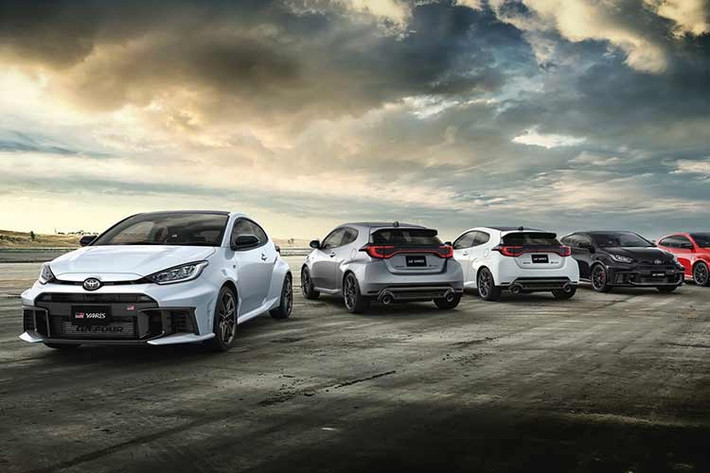 Toyota vừa ra mắt bản cập nâng cấp cho mẫu hatchback hiệu suất cao mang DNA xe đua đường trường của mình, đó là GR Yaris. Những thay đổi trên Toyota GR Yaris 2026 không được thể hiện rõ ở ngoại hình. Thay vào đó, ở lần nâng cấp này, bộ phận Toyota Gazoo Racing tập trung vào các điểm tiếp xúc của người lái với vô lăng tái thiết kế và tùy chọn lốp có độ bám đường cực cao.