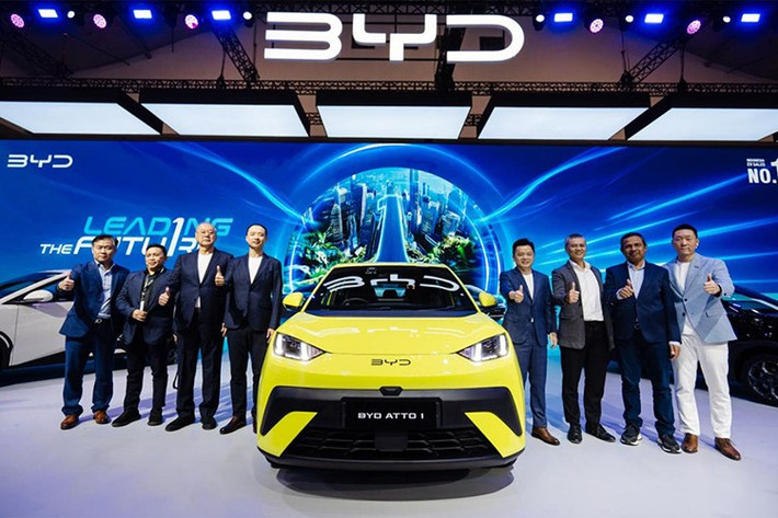 Hãng xe BYD của Trung Quốc vừa chính thức giới thiệu mẫu xe điện cỡ nhỏ Atto 1 tại Triển lãm Ôtô Quốc tế Gaikindo Indonesia (GIIAS) 2025. Đây thực chất là phiên bản đổi tên của mẫu Seagull hay Dolphin tại một số thị trường.