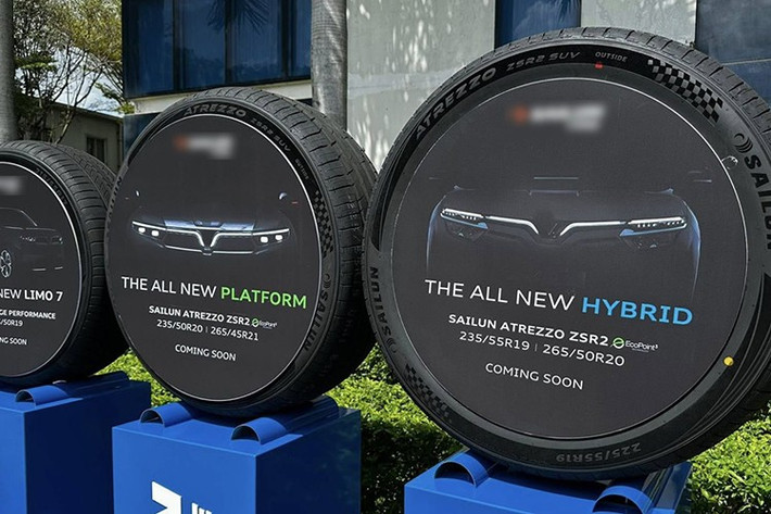 Theo tin đồn, các mẫu xe hybrid mới của VinFast sẽ được phát triển dựa trên cặp đôi SUV điện VF8 và VF9. Nhiều khả năng các tân binh của VinFast sẽ thuộc loại xe hybrid mở rộng phạm vi EREV (Extended-Range Electric Vehicle). Đây vốn là dòng xe được trang bị động cơ xăng với vai trò sạc pin trong khi nhiệm vụ truyền động tới bánh xe thuộc về mô-tơ điện.