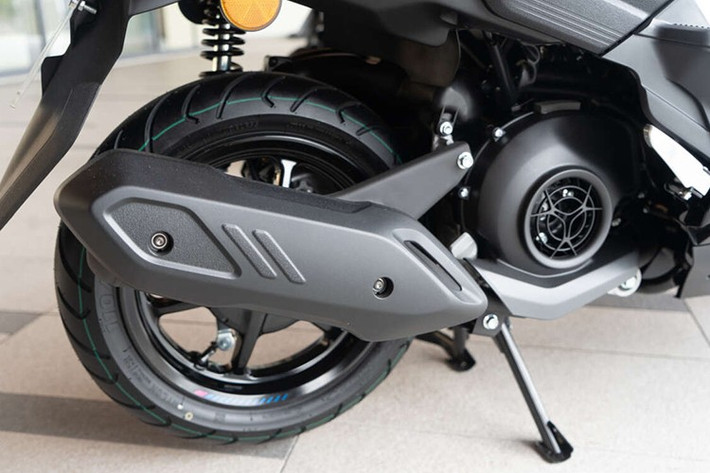 Sức mạnh của Ego Gear Pro Hybrid đến từ khối động cơ Blue Core Hybrid xi-lanh đơn SOHC, làm mát bằng gió, dung tích 125 cc. Động cơ cho công suất 8.4 PS tại 6.500 vòng/phút và mô-men xoắn cực đại 9.9 Nm tại 5.000 vòng/phút, truyền động đến bánh sau thông qua hộp số tự động CVT.