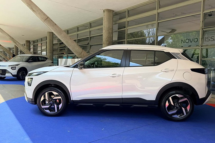 Theo đó, Nissan Kait sẽ được sản xuất tại nhà máy Resende và xuất khẩu sang hơn 20 thị trường Nam Mỹ từ năm 2026. Xe sở hữu kích thước chiều dài 4.304 mm, rộng 1.760 mm, cao 1.611 mm và trục cơ sở 2.620 mm và khách hàng có sáu lựa chọn màu sắc ngoại thất.